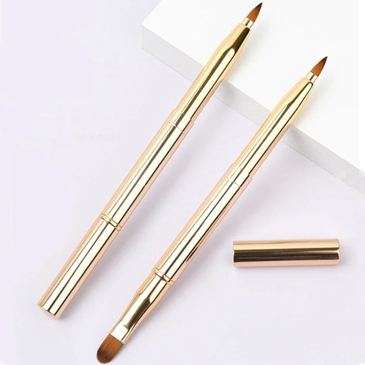 Retractable Lip & Eyeshadow Brush with Cap